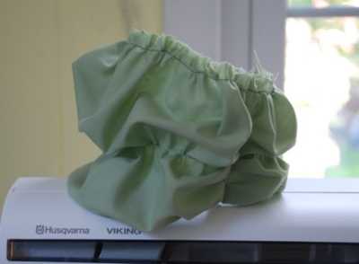 <pieced together sleeve>